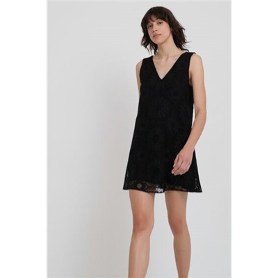 Vestido mini encaje