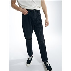 Jeans im Carrot-Fit in Used-Optik