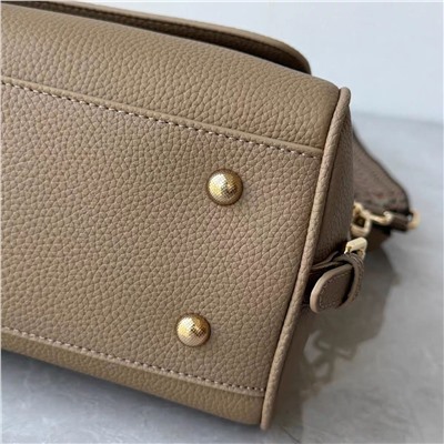 Женская кожаная сумка с короткой и со съемной длинной ручкой