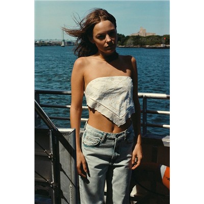 EMBROIDERED STRAPLESS TOP