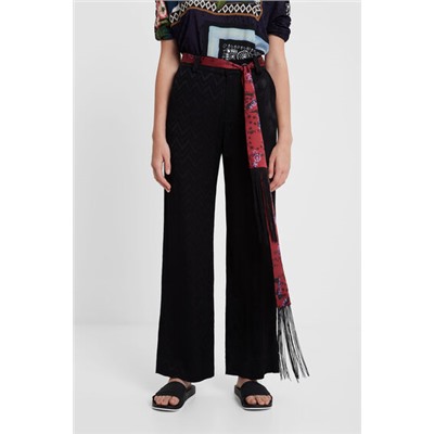 Pantalón con pañuelo cinturón
