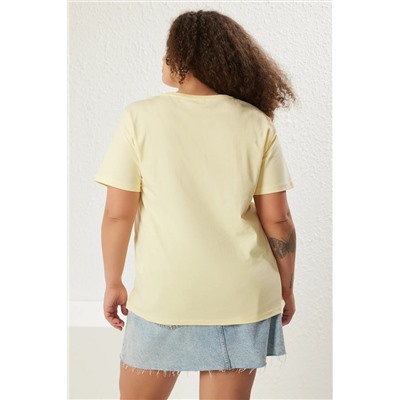 Sarı Boyfriend Çiçek Nakış Detaylı %100 Pamuk Örme Büyük Beden T-shirt TBBSS24BF00029