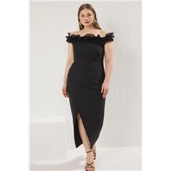 Trendyol Curve Siyah Madonna Yaka Fırfırlı Yırtmaçlı Dokuma Büyük Beden Elbise TBBSS25AH00142