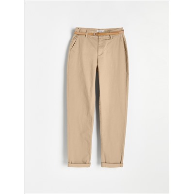 Chinohose mit Gürtel