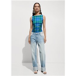 Jeans rectos bajo vuelto