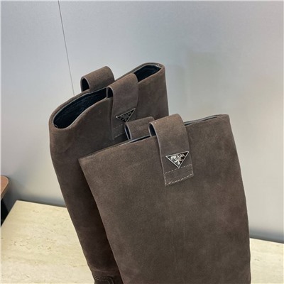 Женские широкие сапоги длиной до колена  Prad*a