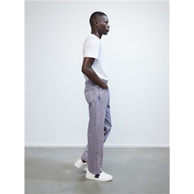 Baggy-Jeans mit Acid-Wascheffekt