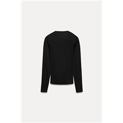 LONG SLEEVE FITTED T-SHIRT