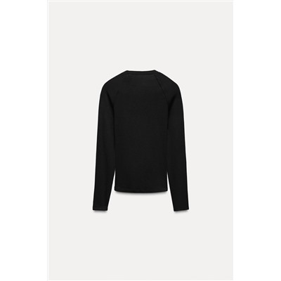 LONG SLEEVE FITTED T-SHIRT