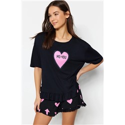 TRENDYOLMİLLA Siyah Kalp Desenli Fırfır Detaylı T-şhirt-Şort Örme Pijama Takımı THMSS21PT0467