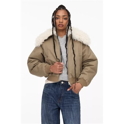 Chaqueta bomber cuello efecto pelo