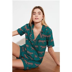 TRENDYOLMİLLA Zümrüt Yeşili Desenli Viskon Gömlek-Şort Dokuma Pijama Takımı THMSS21PT0473