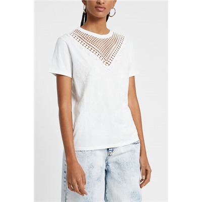 Camiseta bordado pico frontal