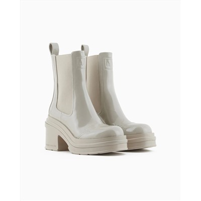 Rubber heel boots