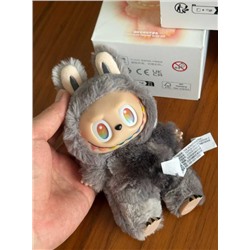 Всемирно известная   LABUBU   Реплика 1:1, брали другие у него, всё как в оригинале.   Имеет подвес кольцо