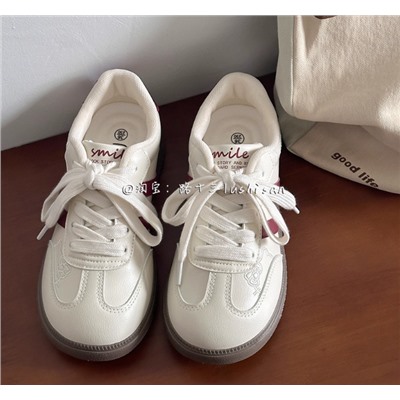 Кроссовки для девочек. Тренд 2026