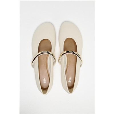 BALLERINAS WITH METAL STRAP