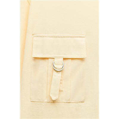 T-SHIRT WITH CONTRAST POCKETS