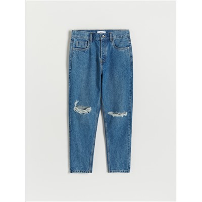 Jeans im Carrot-Fit in Used-Optik