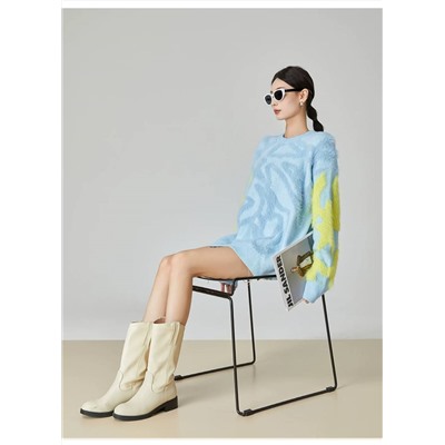 Женский свитер с пушистой аппликацией 😃