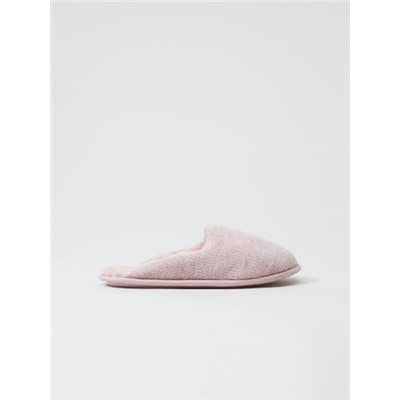 HOUSE SLIPPERS
