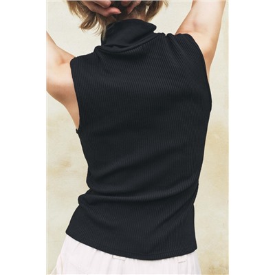 RIBBED TOP WITH LABEL