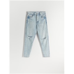 Jeans im Carrot-Fit in Used-Optik