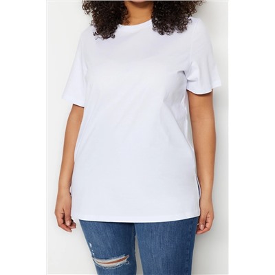 Beyaz Boyfriend Bisiklet Yaka Yırtmaçlı %100 Pamuk Örme T-Shirt TBBSS22BF0031