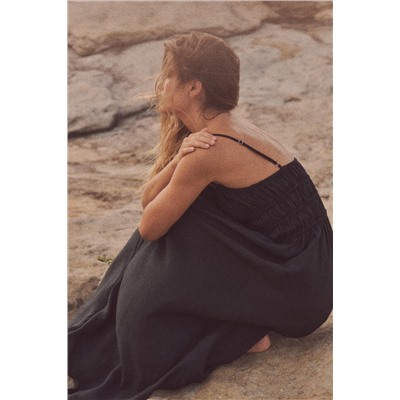 FLOWING MIDI DRESS WITH ELASTICATED DETAIL