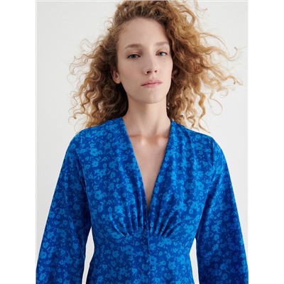 Gemustertes kleid