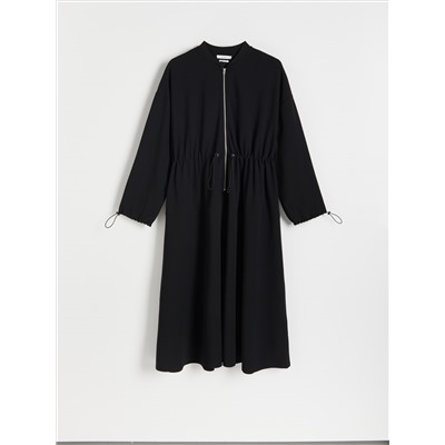 Kleid im sportlichen Stil