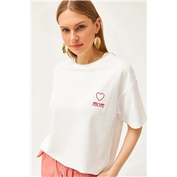 Olalook, Kadın Ekru Mom Nakışlı 2 İplik Oversize Tişört TSH-19000785