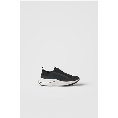 KIDS/ ZAPATILLA DEPORTIVA TÉCNICA