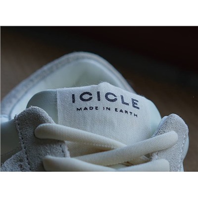 Женские матовые кожаные кроссовки Icicl*e с круглым носом