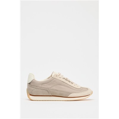 CONTRAST RUNNING TRAINERS