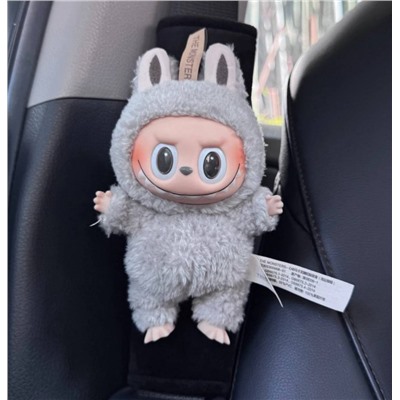 Labubu игрушка на ремень безопасности в машину.