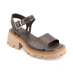 JOURNEE COLLECTION Women's Tillee Treaded Outsole Platform Sandals
