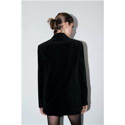Zar*a ♥️  Бархатный однобортный пиджак с зубчатыми лацканами и подплечтками.. реплика высокого качества, цена на оф сайте выше 14 000 👀