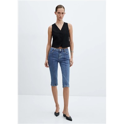 Jeans capri costuras decorativas