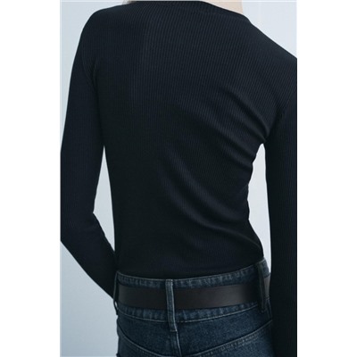 T-SHIRT WITH RIBBED POCKET