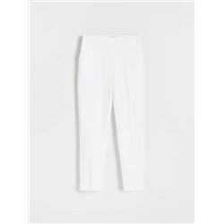 Zigarettenhose mit Bügelkante