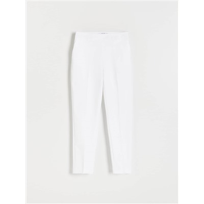 Zigarettenhose mit Bügelkante
