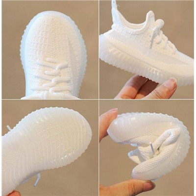 Лёгкие сетчатые детские кроссовки в стиле adida*s Yeezy .Отлично подойдут для занятий физкультурой в школе и садике, не нужно завязывать шнурки