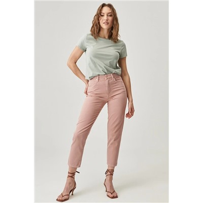 Wrangler Kadın Mom Fit Denim Yüksek Bel Jean Kot Pantolon W246