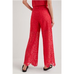 Pantalón encaje y transparencias