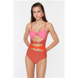 TRENDYOLMİLLA Çok Renkli Cut Out Detaylı Mayo TBESS22MA0155