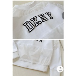 Детский свитшот с разнофактурными вставками и объемной вышивкой  DKN*Y