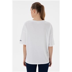 Kadın Beyaz Oversize Bisiklet Yaka Tişört