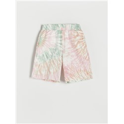 Shorts in Batik-Optik