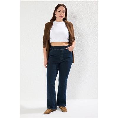 Trendyol Curve Koyu Mavi Yüksek Comfort Beli Lastikli İspanyol Paça Flare Fit Jeans TBBAW25CJ00031